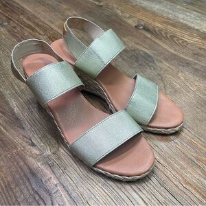 Tommy Bahama Sakura  Gold Wedge Heel Espadrilles Sandals Size 8.5